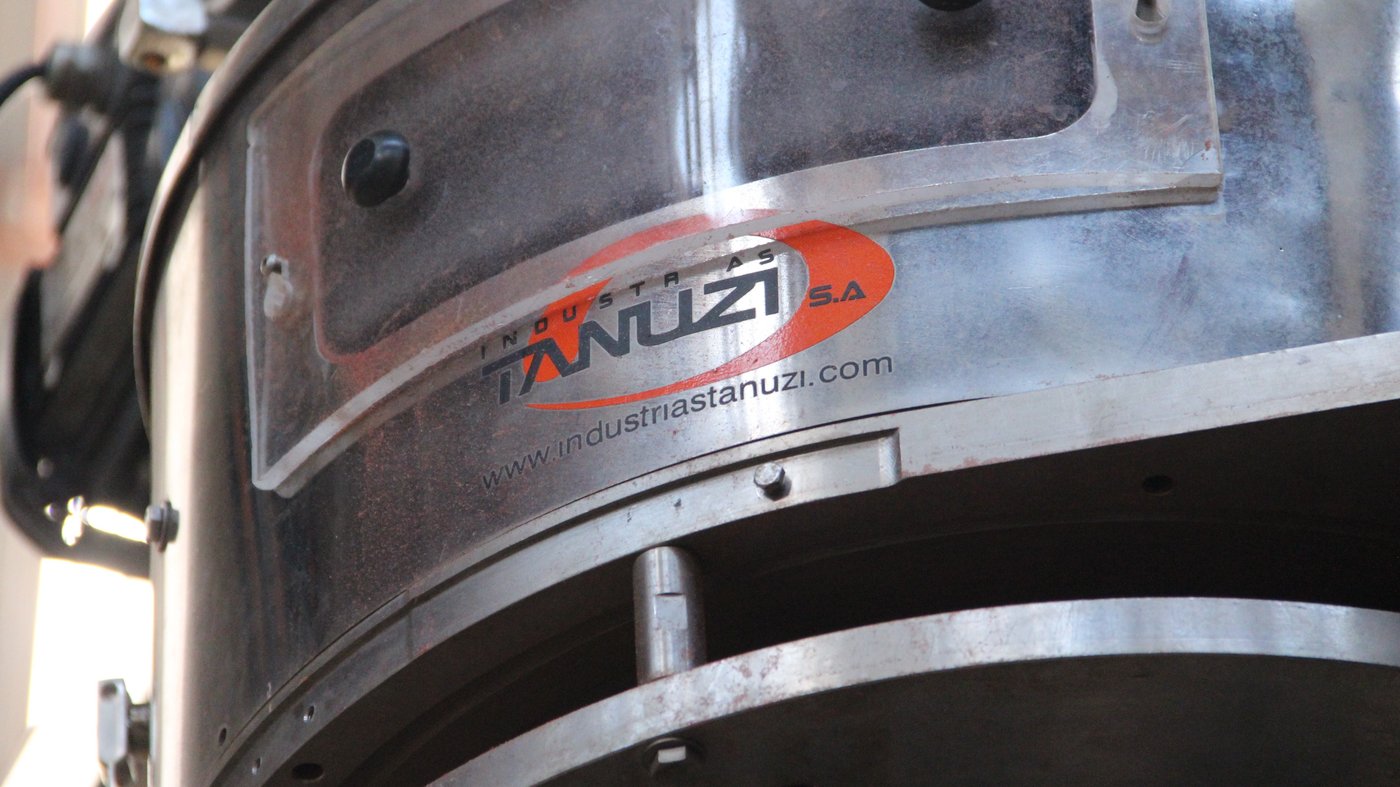Detalle del dosificador y sistema de tapas Tanuzi